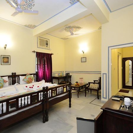 Jaipur Vintage House Acomodação com café da manhã Exterior foto