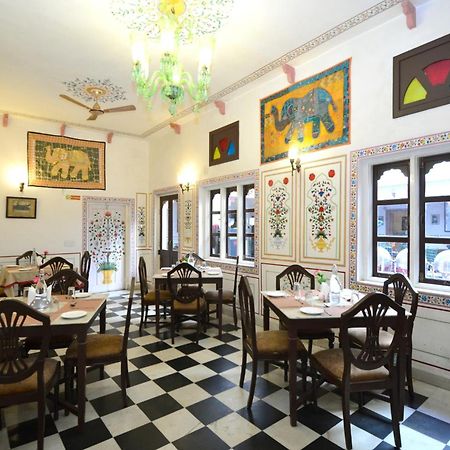 Jaipur Vintage House Acomodação com café da manhã Exterior foto