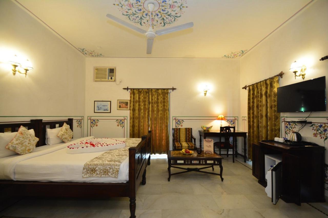 Jaipur Vintage House Acomodação com café da manhã Exterior foto