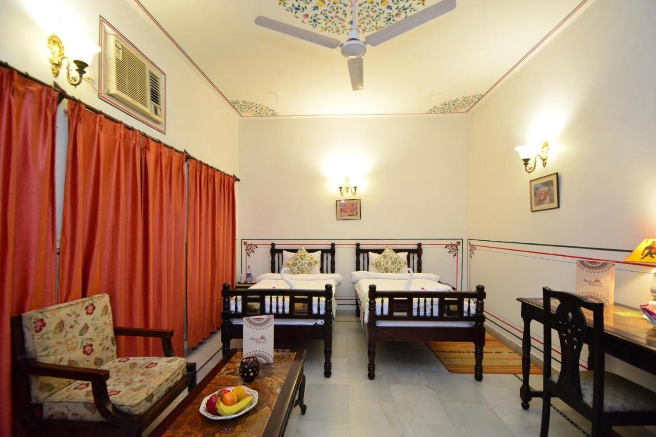 Jaipur Vintage House Acomodação com café da manhã Exterior foto