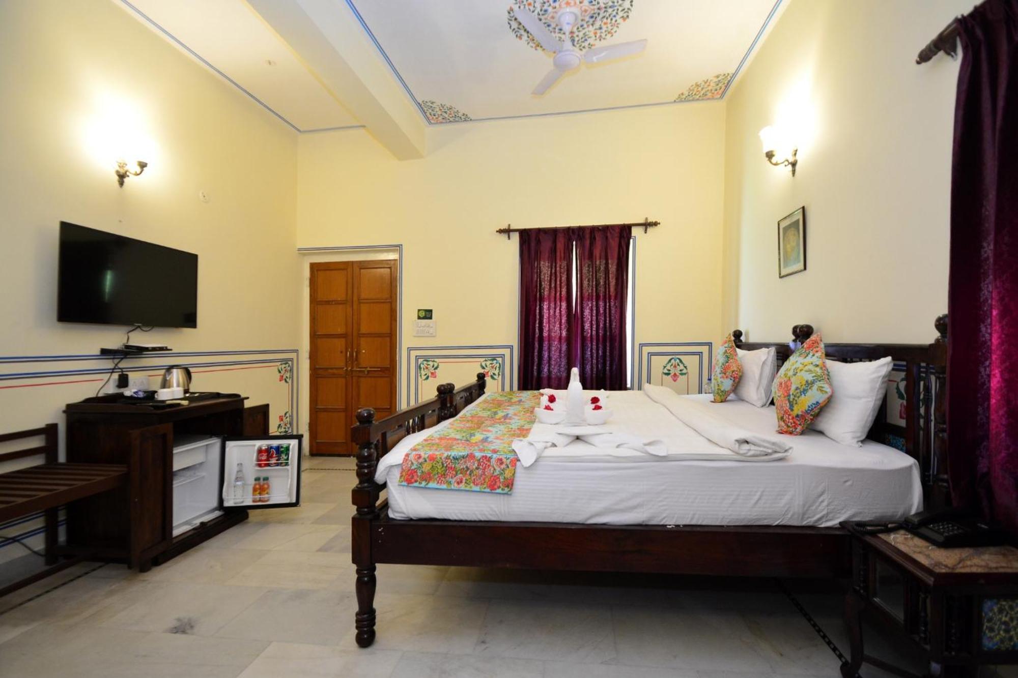 Jaipur Vintage House Acomodação com café da manhã Exterior foto