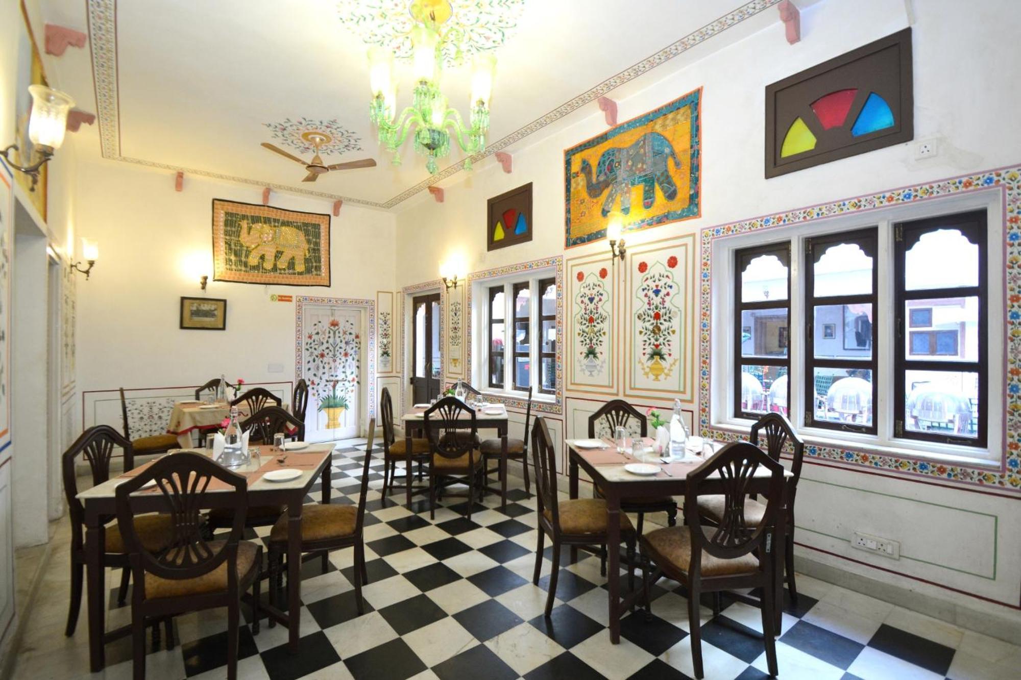 Jaipur Vintage House Acomodação com café da manhã Exterior foto
